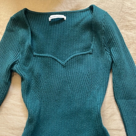 Abercrombie - long sleeve sweater bodysuit in green size small NEVER WORN - Picture 2 of 4
